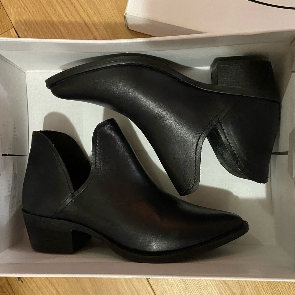 Steve Madden Black Austin Ankle Booties